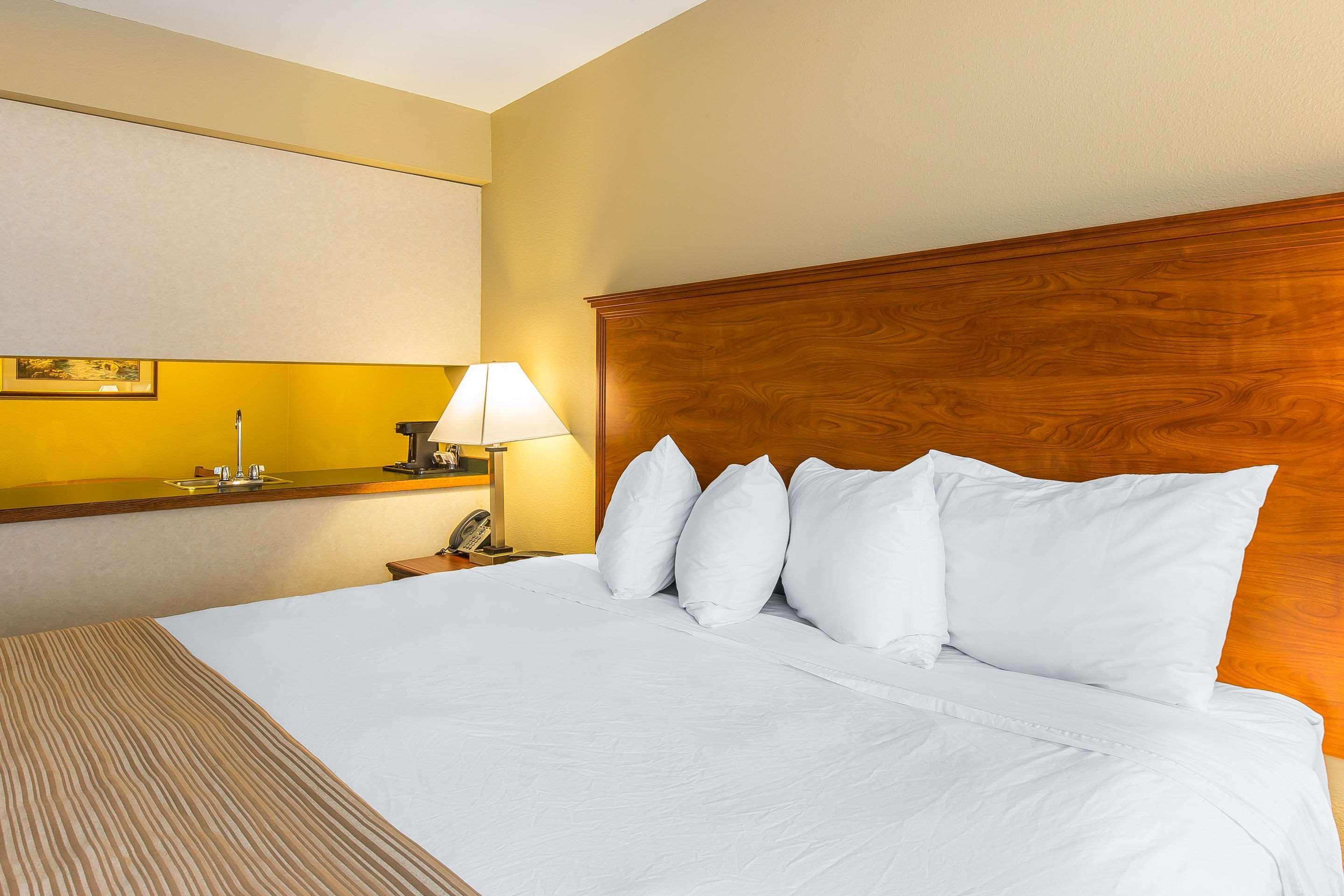 Quality Inn & Suites On The River Гленуд Спрингс Екстериор снимка