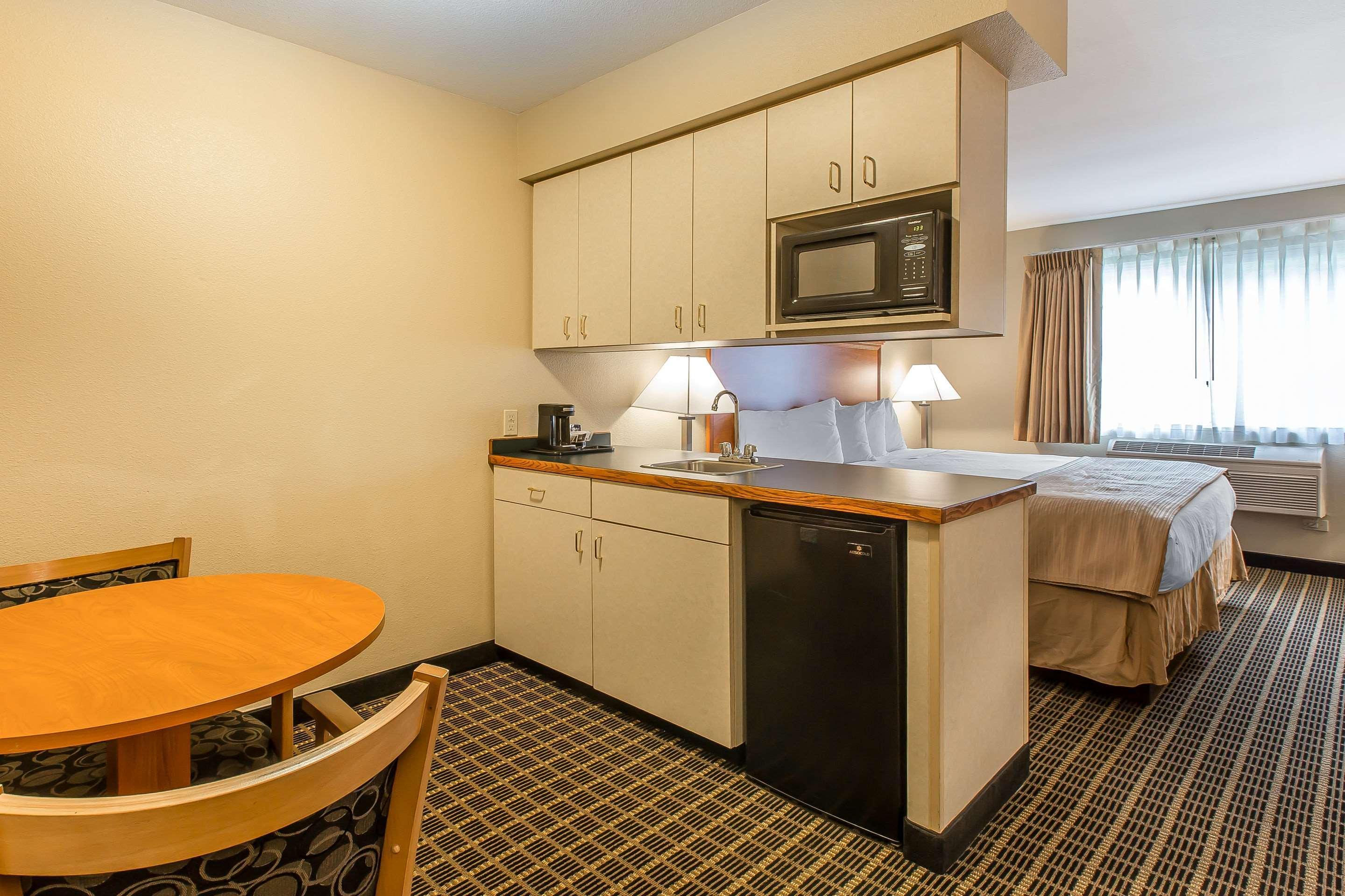 Quality Inn & Suites On The River Гленуд Спрингс Екстериор снимка