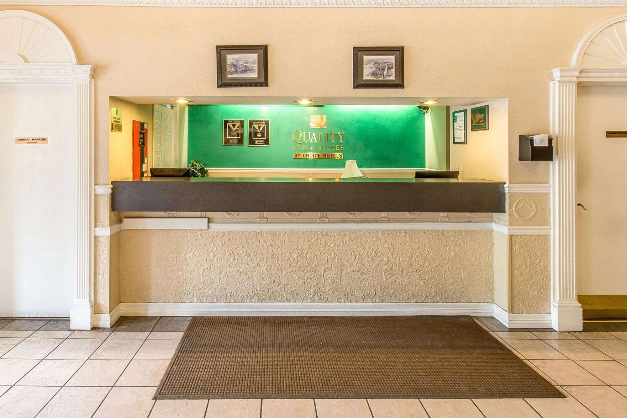 Quality Inn & Suites On The River Гленуд Спрингс Екстериор снимка