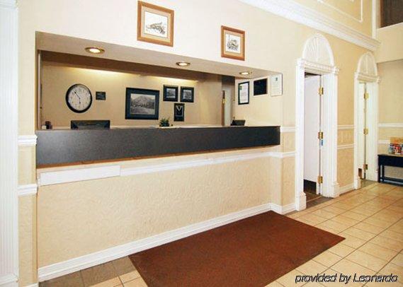 Quality Inn & Suites On The River Гленуд Спрингс Интериор снимка